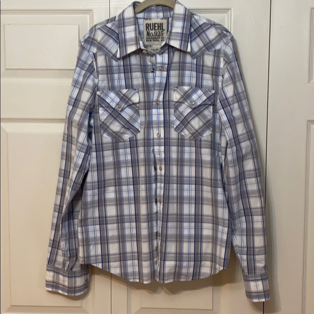 Men’s long sleeve casual button down